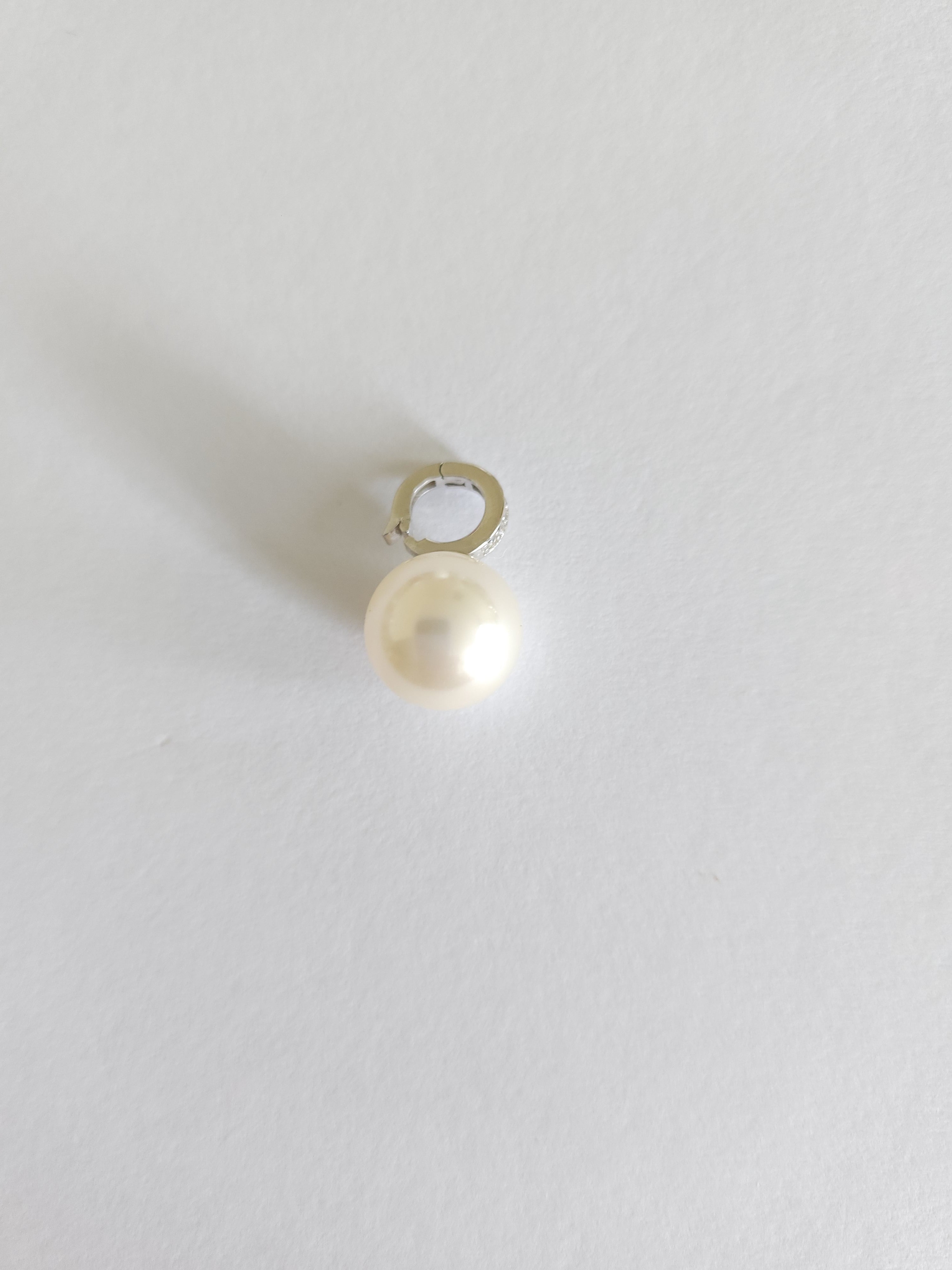 Crystal single pearl charm