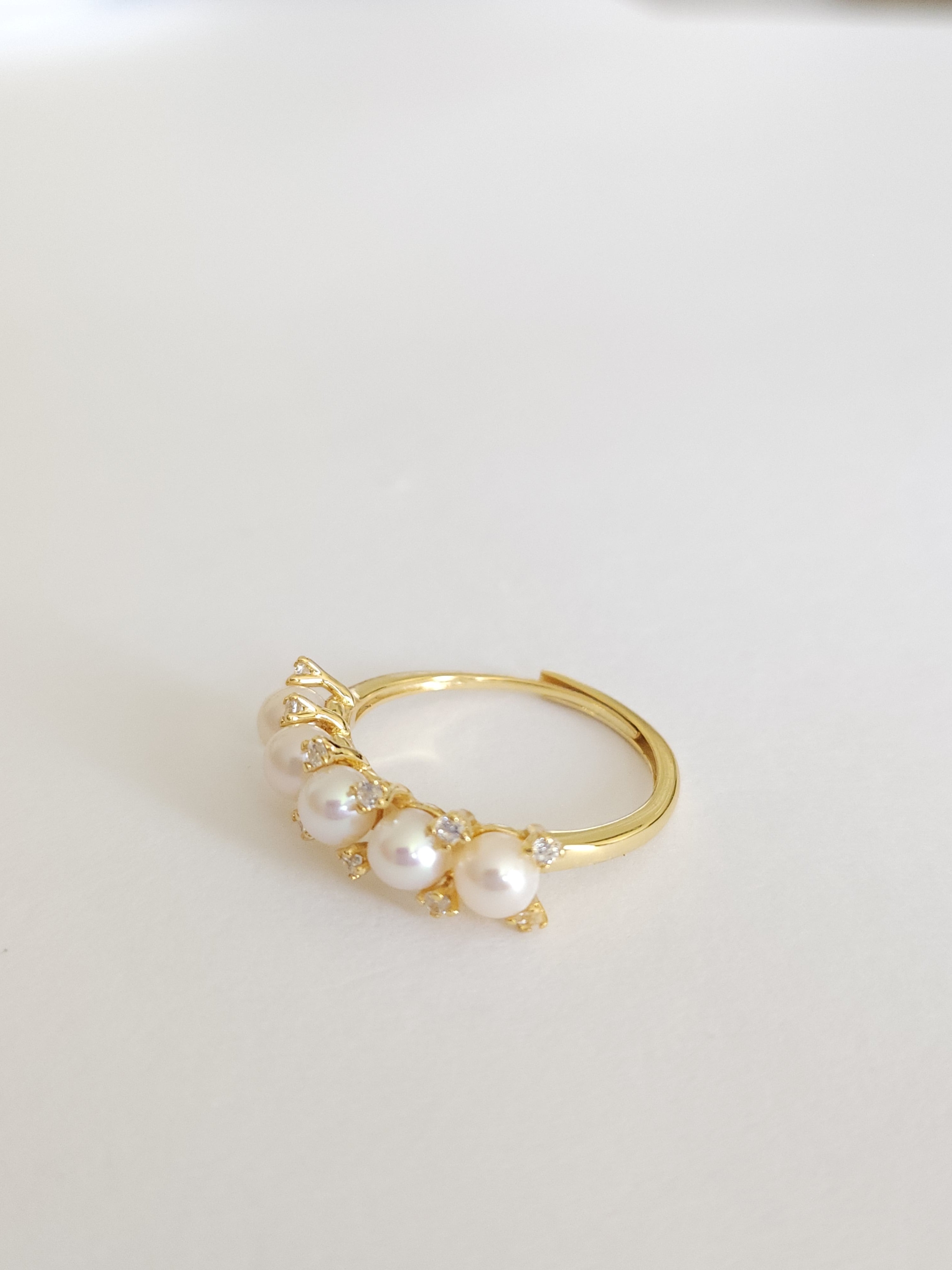 Adjustable classic silver pearl ring